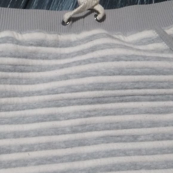 🤠Cat & Jack Fleece Winter Skirt with Pockets Girls Size Large - Picture 2 of 5